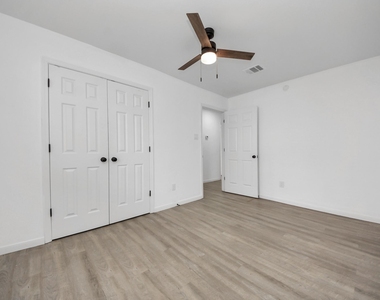 4819 Bethany Lane - Photo Thumbnail 20