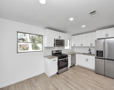 4819 Bethany Lane - Photo Thumbnail 9