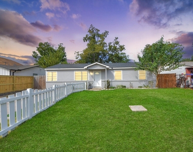 4819 Bethany Lane - Photo Thumbnail 3