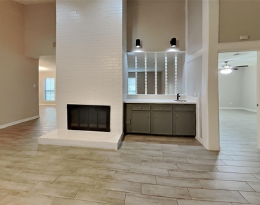 3642 Coltwood Drive - Photo Thumbnail 4