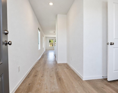 10963 Independence Road - Photo Thumbnail 7