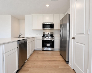 10963 Independence Road - Photo Thumbnail 10