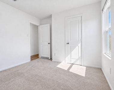 10963 Independence Road - Photo Thumbnail 23