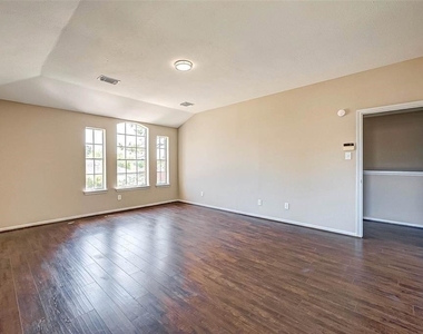 16510 Amy Ridge Road - Photo Thumbnail 22