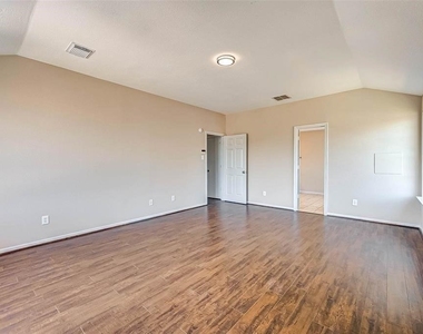 16510 Amy Ridge Road - Photo Thumbnail 21