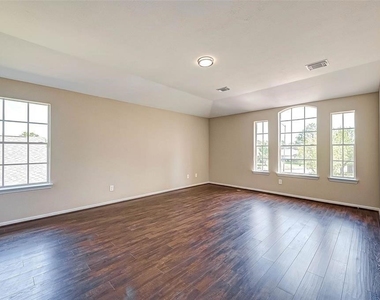 16510 Amy Ridge Road - Photo Thumbnail 19