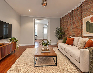212 East 25th Street - Photo Thumbnail 1