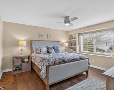 4060 Ice Castle Way - Photo Thumbnail 17