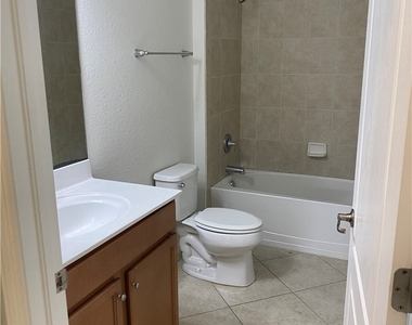 2466 Heydon Circle E - Photo Thumbnail 4
