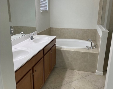 2466 Heydon Circle E - Photo Thumbnail 11
