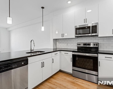 520 Cliff - Photo Thumbnail 2