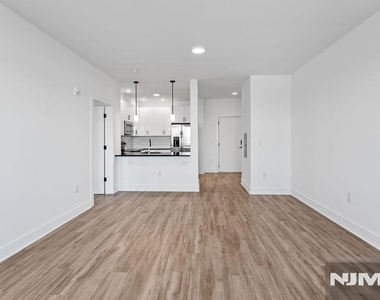 520 Cliff - Photo Thumbnail 10