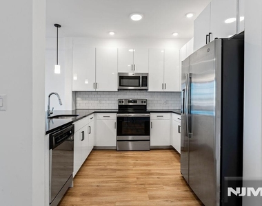 520 Cliff - Photo Thumbnail 6