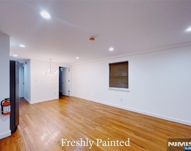 327 Undercliff - Photo Thumbnail 1