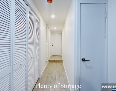 327 Undercliff - Photo Thumbnail 9