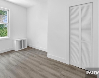101 Garside - Photo Thumbnail 9