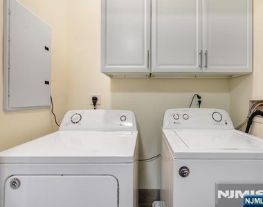 227 Teaneck - Photo Thumbnail 8