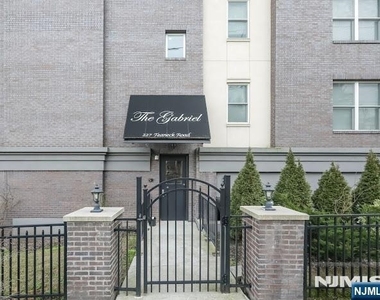 227 Teaneck - Photo Thumbnail 12