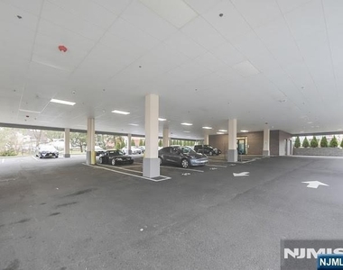 227 Teaneck - Photo Thumbnail 10