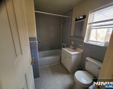 201 Fort Lee - Photo Thumbnail 5