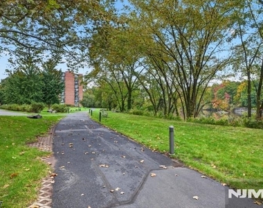 262 Main - Photo Thumbnail 9