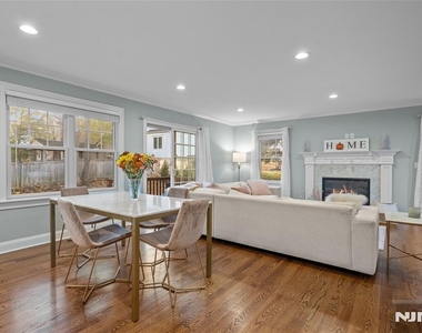 656 Wyndemere - Photo Thumbnail 4