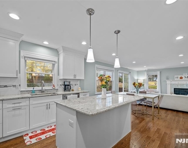 656 Wyndemere - Photo Thumbnail 6