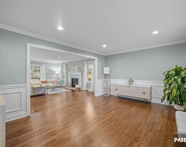 656 Wyndemere - Photo Thumbnail 2