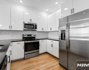 520 Cliff - Photo Thumbnail 1