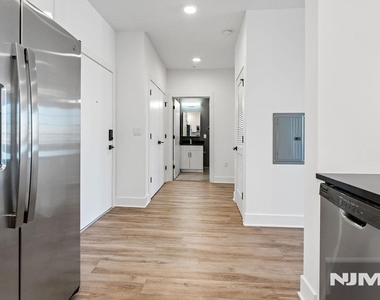 520 Cliff - Photo Thumbnail 3
