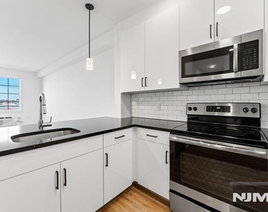 520 Cliff - Photo Thumbnail 6