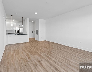 520 Cliff - Photo Thumbnail 5