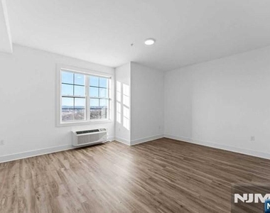 520 Cliff - Photo Thumbnail 5