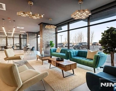520 Cliff - Photo Thumbnail 13