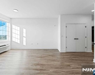 520 Cliff - Photo Thumbnail 6