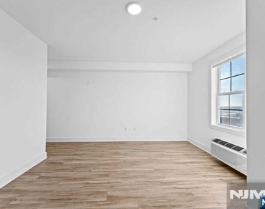 520 Cliff - Photo Thumbnail 8