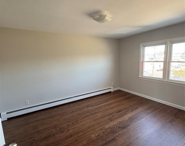 839 Riverside - Photo Thumbnail 15