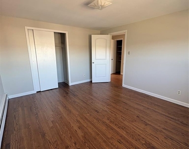 839 Riverside - Photo Thumbnail 14
