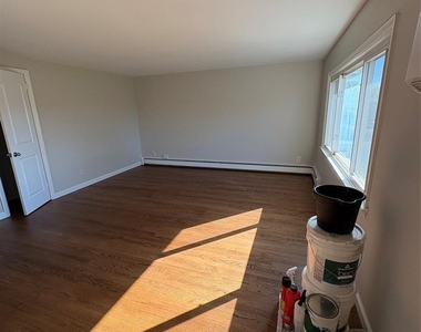 839 Riverside - Photo Thumbnail 2