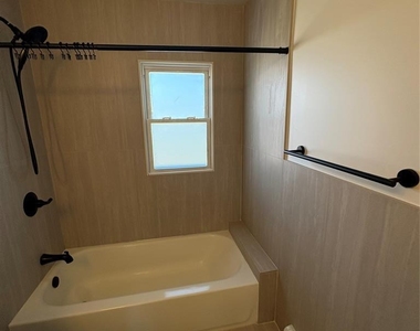 839 Riverside - Photo Thumbnail 19