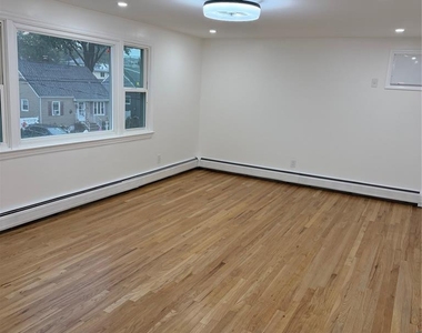 322 Roosevelt - Photo Thumbnail 6
