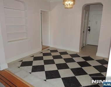 100 Prospect - Photo Thumbnail 4