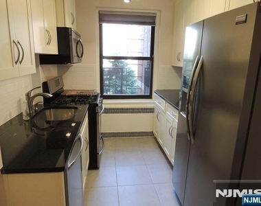 100 Prospect - Photo Thumbnail 1