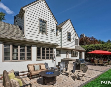 424 Braeburn - Photo Thumbnail 21