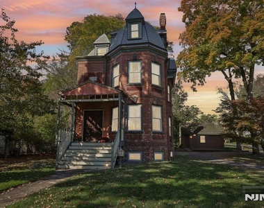 206 Park - Photo Thumbnail 1