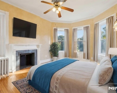 206 Park - Photo Thumbnail 17