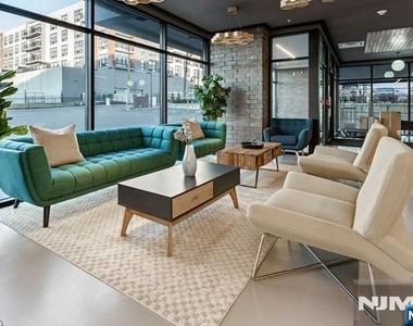 520 Cliff - Photo Thumbnail 15