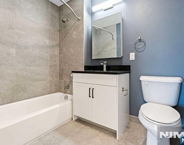 520 Cliff - Photo Thumbnail 7