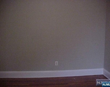 178 Warren - Photo Thumbnail 9
