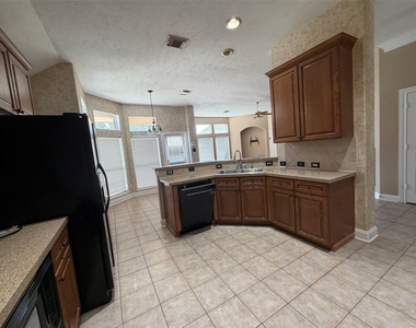 3303 Thistlegrove Lane - Photo Thumbnail 8